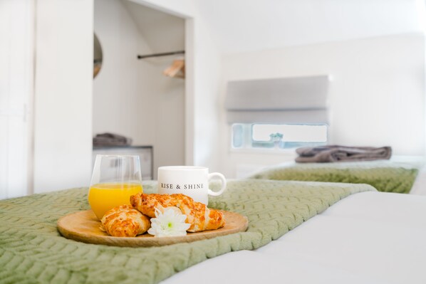 2 bedrooms, iron/ironing board, Internet, bed sheets