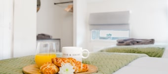 Cosy 2BR Cottage Free Parking