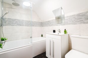 Hair dryer - Cosy 2BR Cottage Free Parking (Rossington)