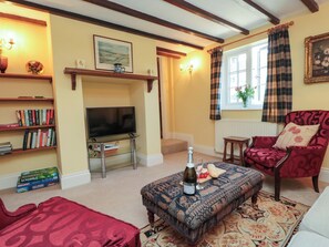Living area - Spring Cottage (York)
