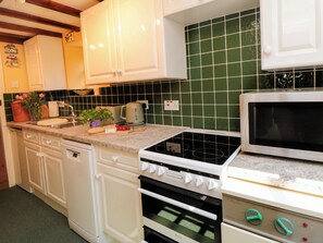 Dishwasher, cookware/dishes/utensils - Spring Cottage (York)