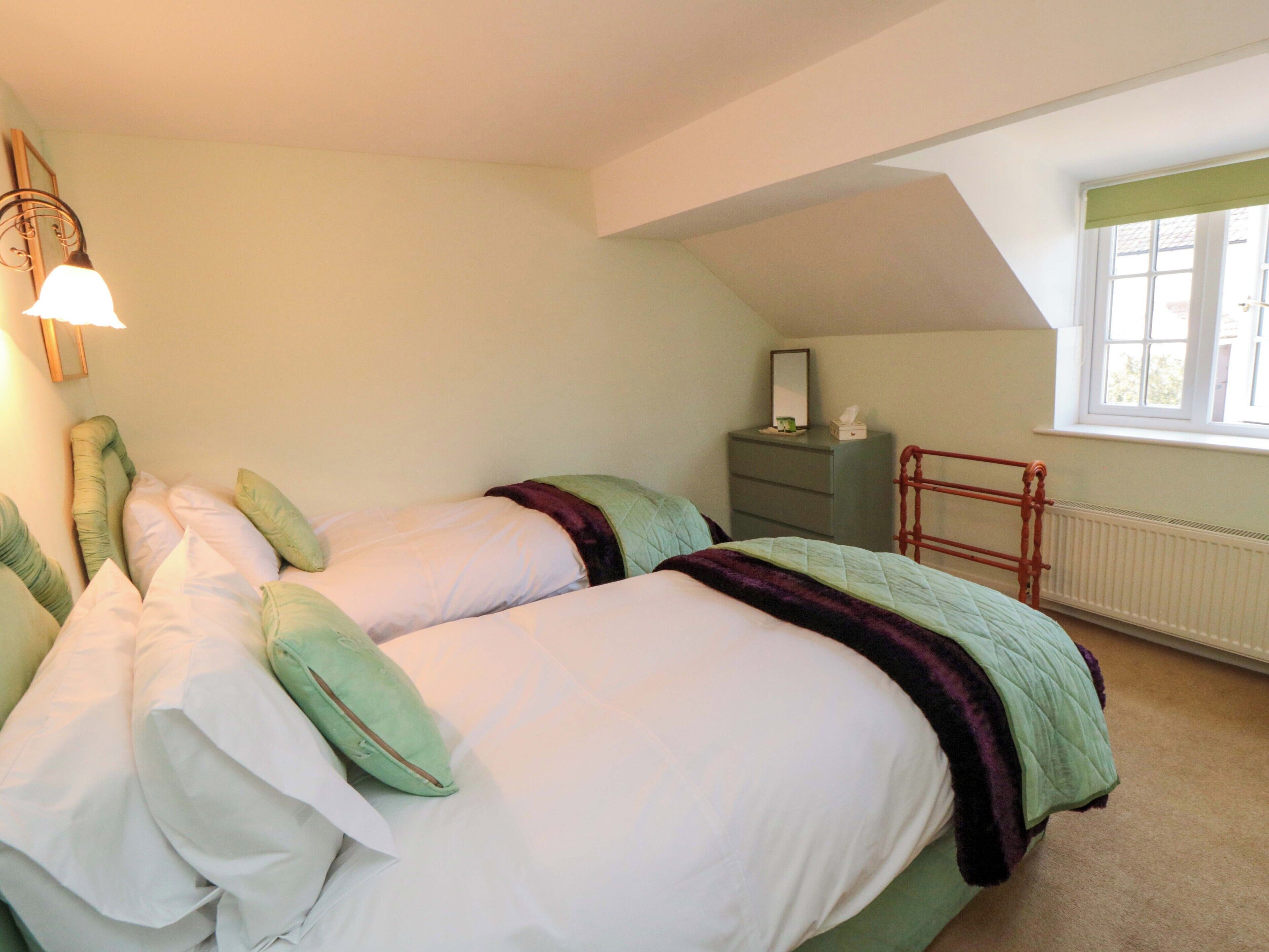 2 habitaciones, decoración personalizada y muebles diferentes 