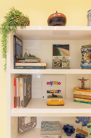 Superior Apartment, 2 Bedrooms, Air conditioning | Living area - Conforto a 4min da Praia do Leblon-AP801 (Rio de Janeiro)