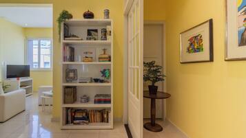 Superior Apartment, 2 Bedrooms, Air conditioning | Living area