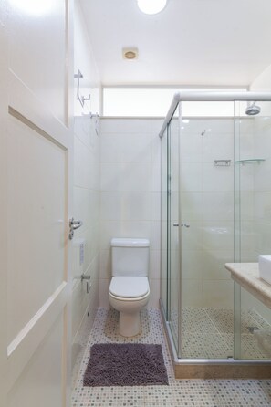 Appartement Supérieur, 2 chambres, climatisation | Salle de bain