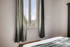 2 bedrooms, free WiFi, bed sheets - Navigli Riverside - One Bedroom Apartment, Sleeps 4 (Milano)