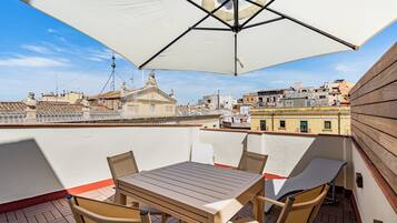 Penthouse Eksklusif, 2 kamar tidur, pemandangan kota | Teras/patio