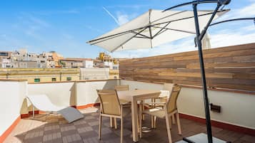 Exclusive Penthouse, 2 Bedrooms, City View | Terrace/patio