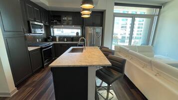 微波炉、烤箱、炉灶、厨具/餐具