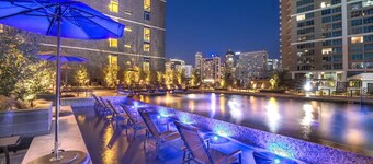 Cityscape Views at America Airline Center W/ Free Parking/ Stars, Mavs, Concerts