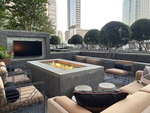Property grounds - Cityscape Views at America Airline Center W/ Free Parking/ Stars, Mavs, Concerts (Dallas)