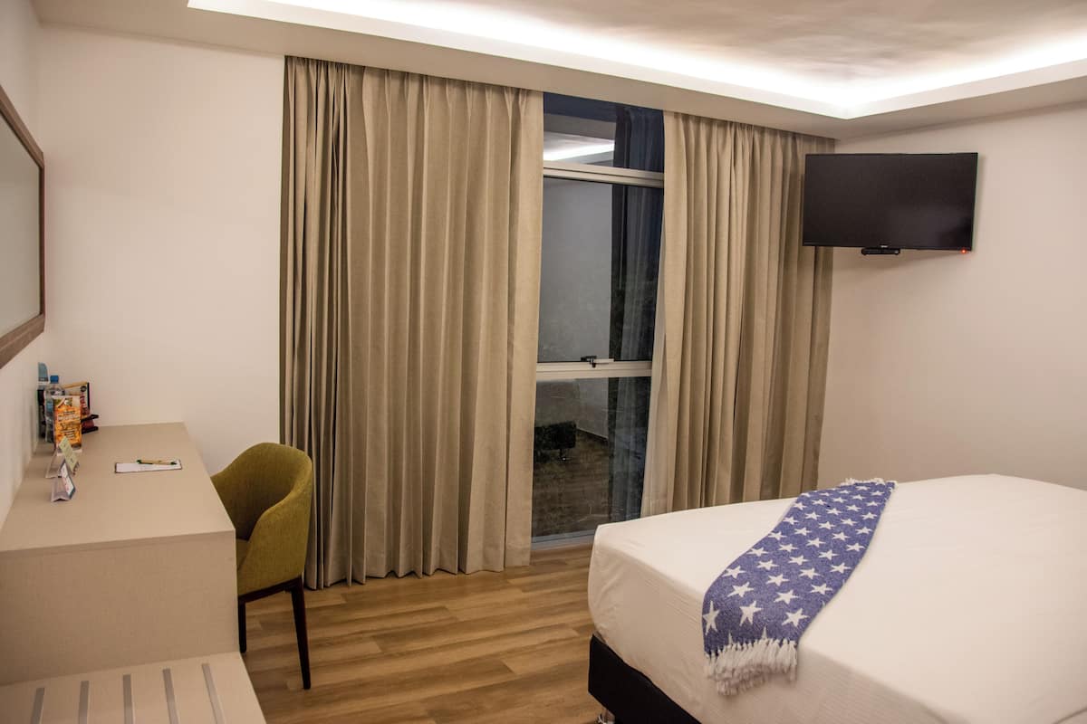 Deluxe Double Room | In-room safe, individually decorated, individually furnished, desk
