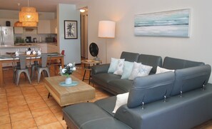 Smart TV, books, stereo