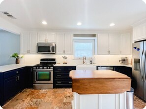 電子レンジ、オーブン、コンロ、食器洗い機