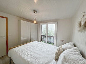 2 chambres, fer et planche Ă repasser, draps fournis