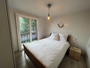 2 Schlafzimmer, Bügeleisen/Bügelbrett, Bettwäsche