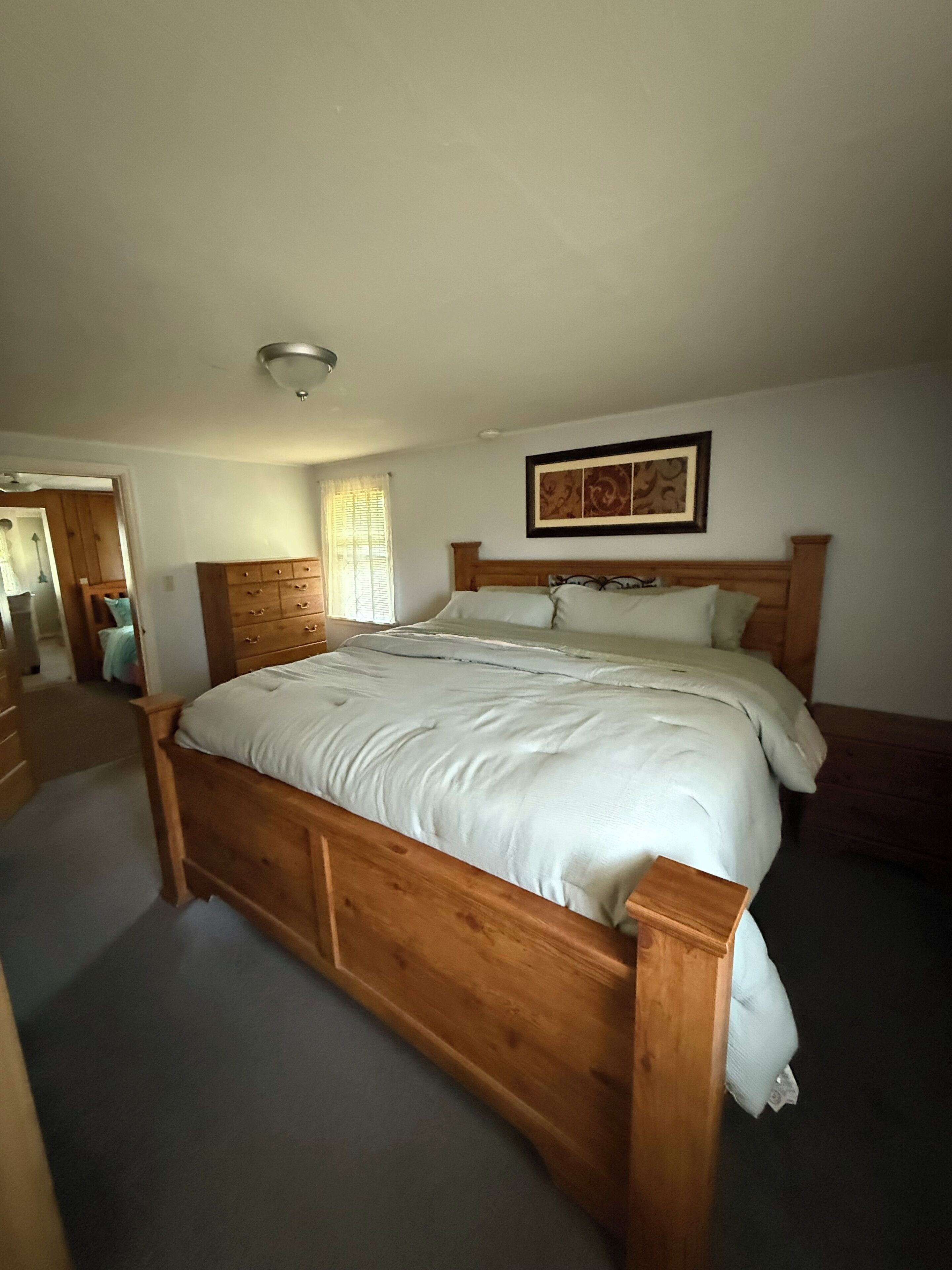 3 bedrooms, internet, bed sheets