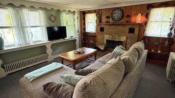 Télévision, cheminée