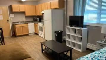 Lark St #102; Studio Apartment with kitchen, Queen Bed | Private kitchen | Fridge, microwave, stovetop, cookware/dishes/utensils