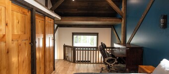 Oz Lodge: Alice Chalet -Brand new, Alaskan chic chalet!