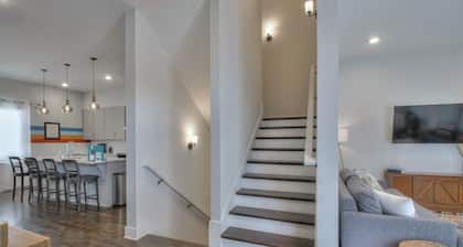 HOWDY HOUSE-MUSIC CITY NASHVILLE