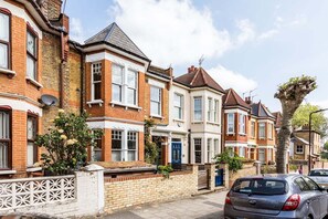Exterior - Clapton Home with Stunning Garden (London)
