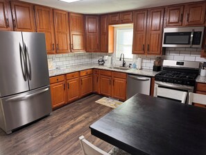 Mikrowelle, Ofen, Herdplatte, Geschirrspüler