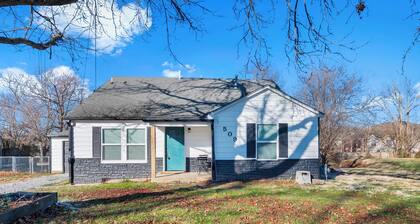 Maverick House
4 Bedroom House in Siloam Springs