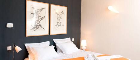 3 chambres, fer et planche à repasser, Wi-Fi, draps fournis