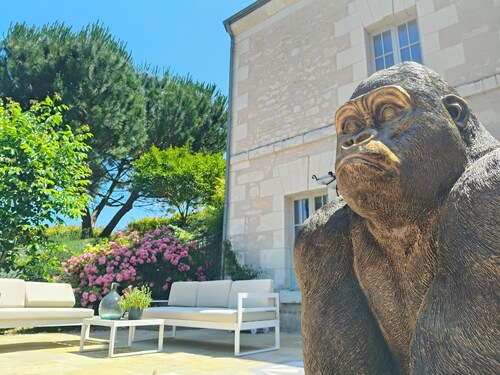 Quiet 6-person lodge 5 km from Beauval zoo with private Jacuzzi.