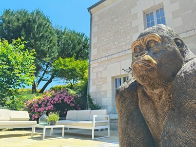 Quiet 6-person lodge 5 km from Beauval zoo with private Jacuzzi.