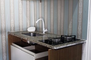 Standard Double Room, 1 Queen Bed | Private kitchen