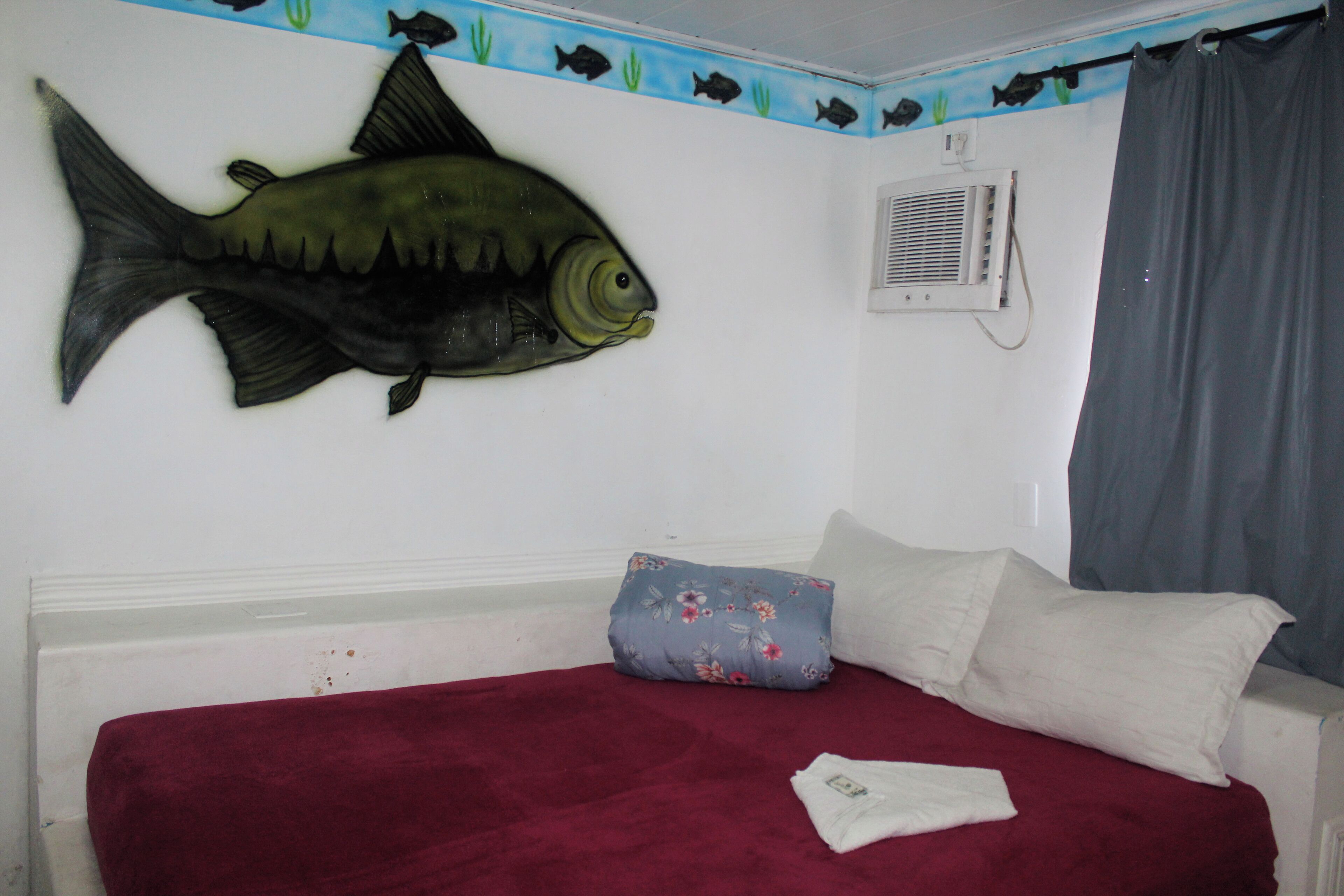 Quarto casal standard, 1 cama Queen | Wi-Fi de cortesia, roupa de cama