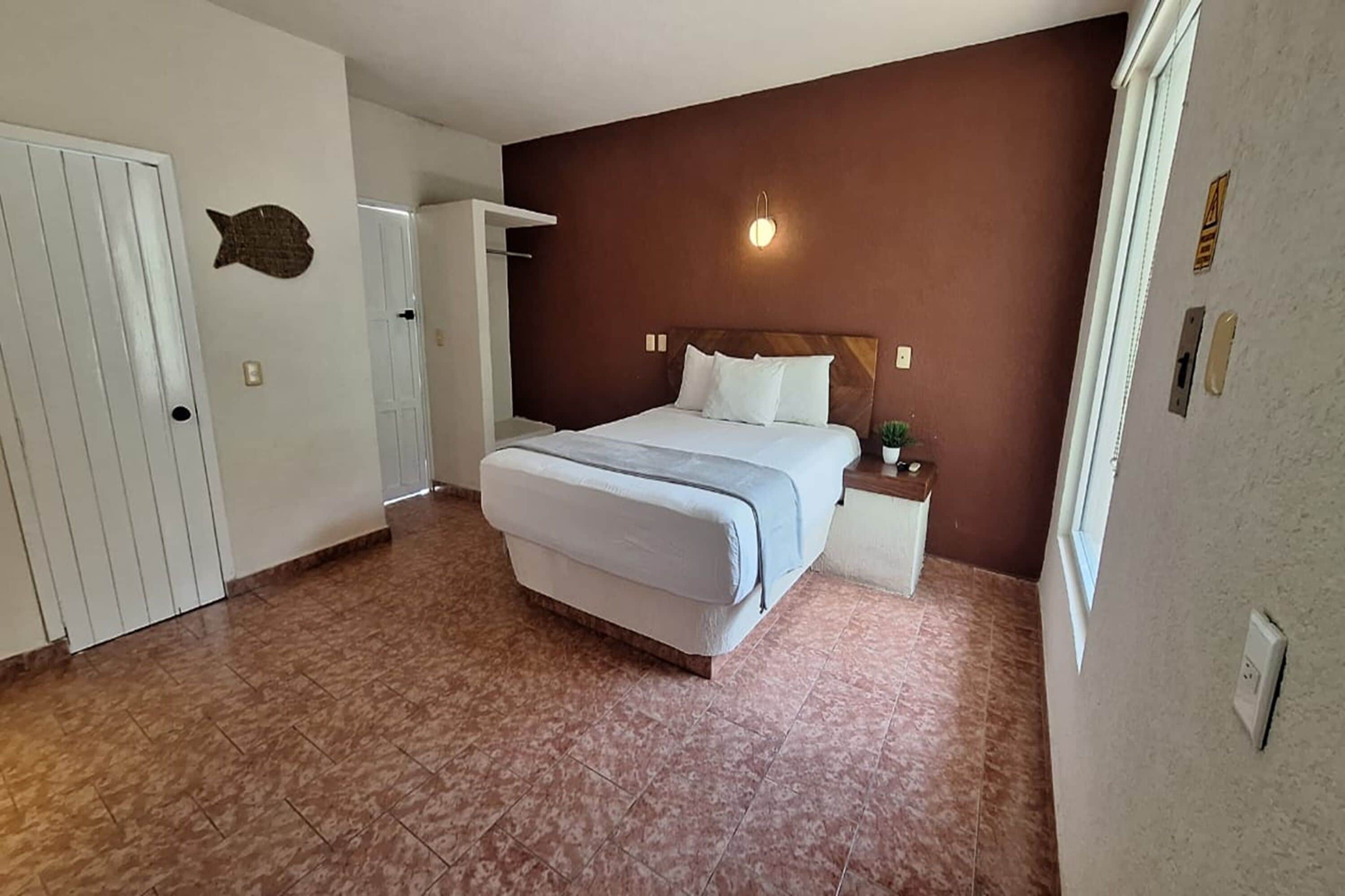 Superior Room, 1 Queen Bed | Desk, soundproofing, free WiFi, bed sheets