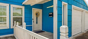 Island Bungalow Near Beach & UTMB w/ EV Charger