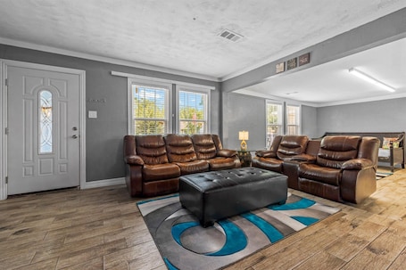 Interior. Island Bungalow Near Beach & UTMB w/ EV Charger