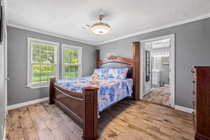 3 bedrooms, bed sheets