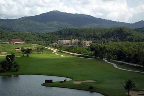 Caguas 2 Story 5 BR Home w/Solar Panels, A/C and WiFi