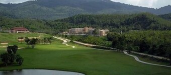 Caguas 2 Story 5 BR Home w/Solar Panels, A/C and WiFi