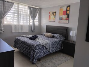 5 bedrooms, in-room safe, iron/ironing board, free WiFi - Caguas 2 Story 5 BR Home w/Solar Panels, A/C and WiFi (Caguas)