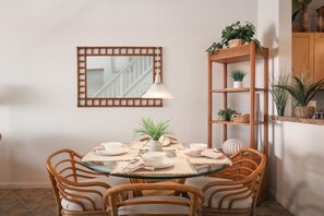 Dining - Keauhou Kona Surf & Racquet Club#3-302 (Kailua-Kona)