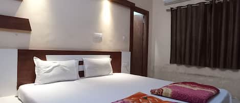 Deluxe Double Room | Free WiFi