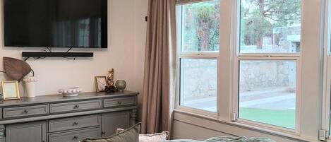 2 habitaciones, tabla de planchar con plancha, wifi y ropa de cama