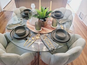 Dining - Central location, King Bed with Large Pet Friendly yard (El Paso)