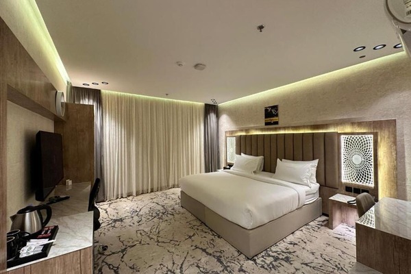 Egyptian cotton sheets, premium bedding, pillowtop beds, in-room safe