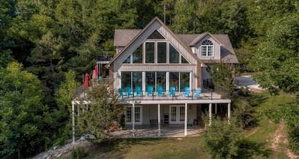 Luxury 4BR/4BA Lake Keowee Retreat- Mountain Cabin Vibes + Private Dock