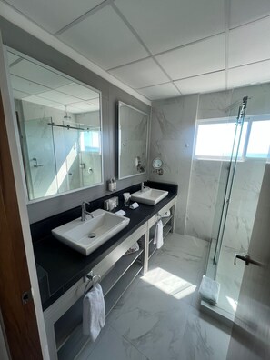 Bathroom - Hotel HBlue Malecón (La Paz)