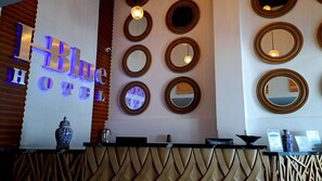 Reception - Hotel HBlue Malecón (La Paz)