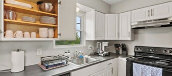 5 Min to Ark! Quiet and Comfy!