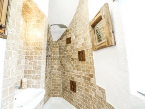 Shower - The Old Cornmill (Cemaes Bay)